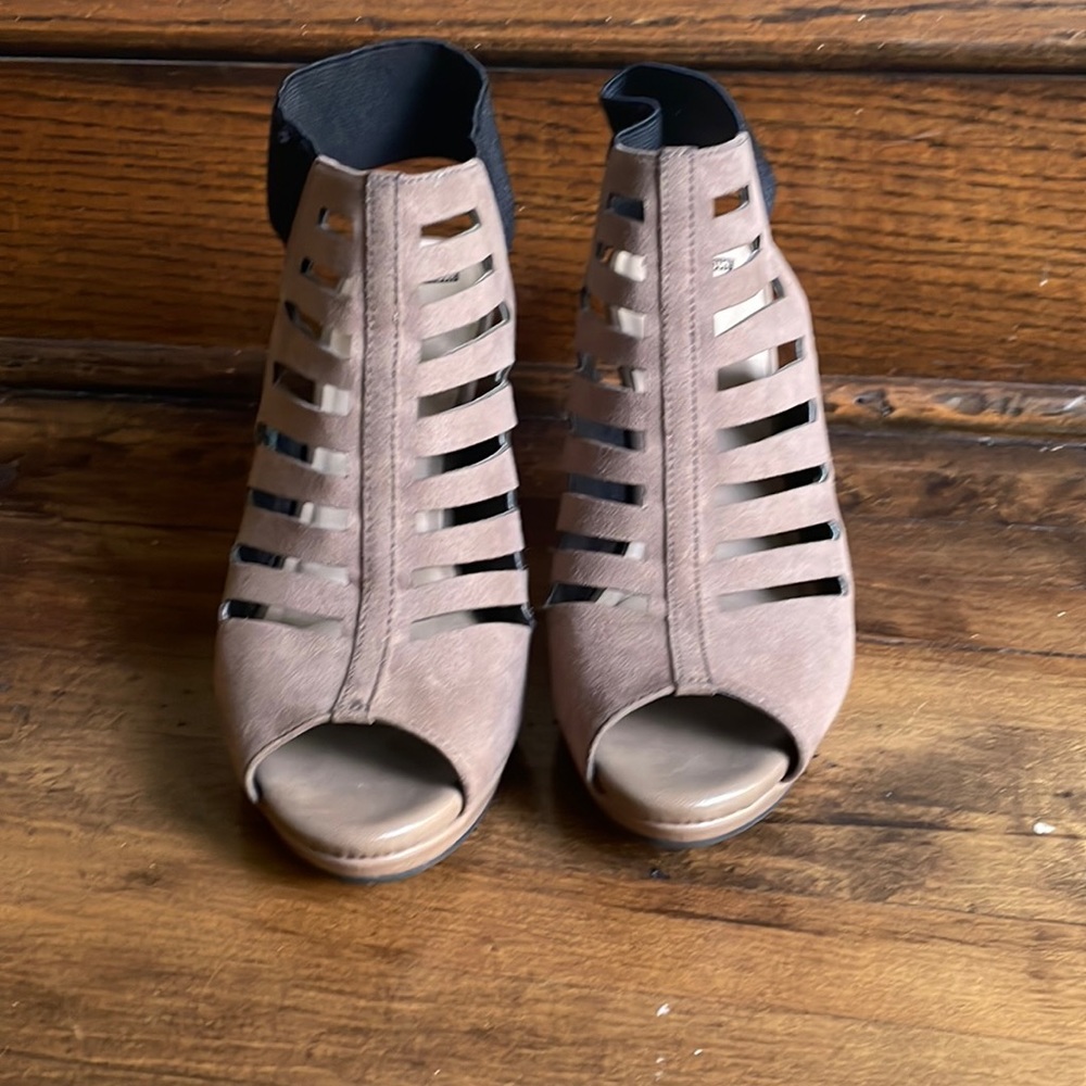 revolution heels